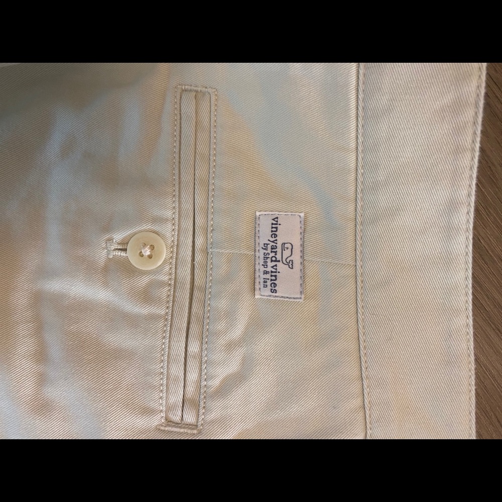 Size 34x32 vineyard vines khakis